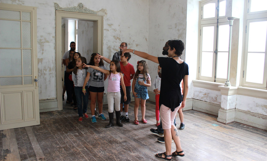 Portal de Not�cias PJF | �F�rias no Museu�: visita ao restauro encanta crian�as | MUSEU MARIANO PROC�PIO - 15/12/2017