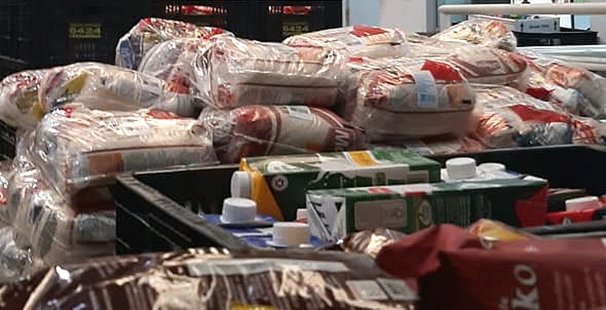 Portal de Not�cias PJF | Alimentos e material de higiene somam mais de seis toneladas em dois dias | SEDH - 16/4/2021