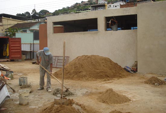 Portal de Not�cias PJF | Cesama refor�a abastecimento de �gua no Bairro Santos Dumont com investimentos de R$ 637 mil  | CESAMA - 27/1/2012