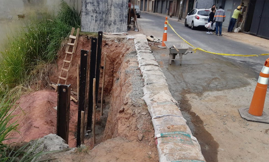 Portal de Notcias PJF | Secretaria de Obras constri muro de conteno no Grama e no Nossa Senhora Aparecida | SO - 18/6/2019