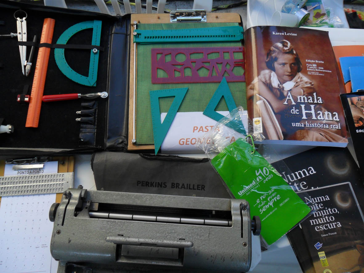 Portal de Not�cias PJF | E.M. Cosette de Alencar apresenta recursos de aprendizagem para alunos com defici�ncia visual no Independ�ncia Shopping | SE - 23/9/2013