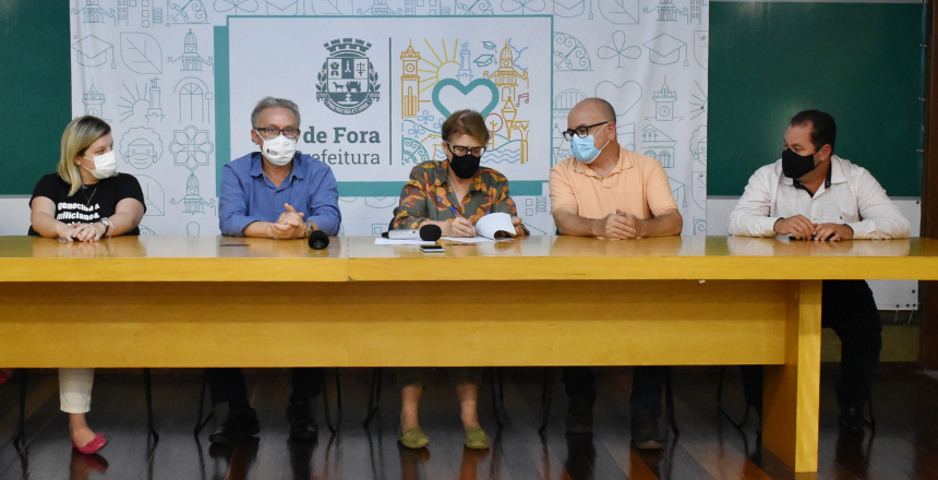 Portal de Not�cias PJF | Prefeita sanciona lei que institui Pol�tica Municipal de Saneamento B�sico | PREFEITA - 19/11/2021