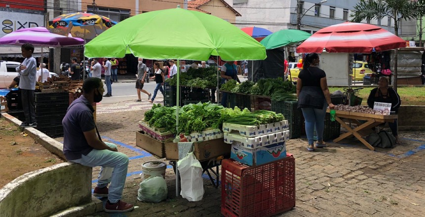 Portal de Not�cias PJF | PJF garante barracas para comerciantes e promove eventos na Pra�a do Riachuelo | SESMAUR - 19/11/2021
