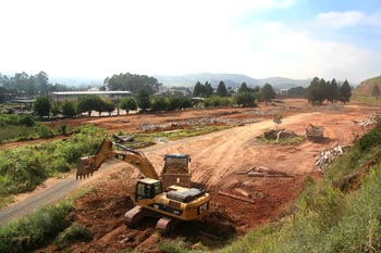 Portal de Not�cias PJF | Brafer inicia obras de terraplenagem e limpeza, e a previs�o � de que seja inaugurada em meados de 2012 | SEPLAG - 6/5/2011