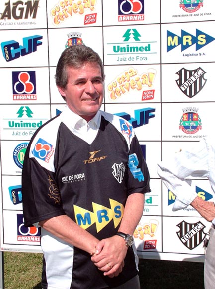 Portal de Not�cias PJF | Bejani anuncia novos investimentos no Tupi durante apresenta��o dos jogadores | PREFEITO - 14/6/2007