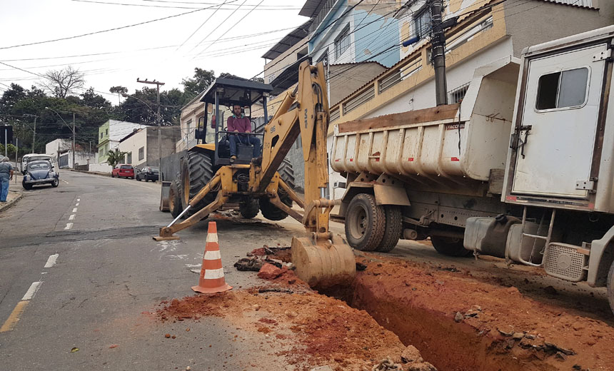 Portal de Notcias PJF | Secretaria de Obras substitui rede de drenagem nos bairros Graja e Santa Luzia | SO - 20/7/2018