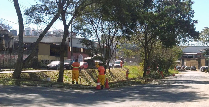 Portal de Not�cias PJF | Demlurb inicia opera��o Boniteza no c�rrego Teixeiras e no Acesso Sul | DEMLURB - 20/8/2021