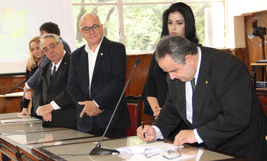 Portal de Not�cias PJF | Contrato para in�cio das obras do novo f�rum � assinado | SECOM - 20/9/2018