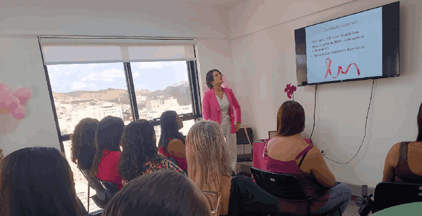 Portal de Not�cias PJF | JFPrev promove a��es educativas sobre preven��o do c�ncer de mama em comemora��o ao Outubro Rosa | JF PREV - 27/10/2025