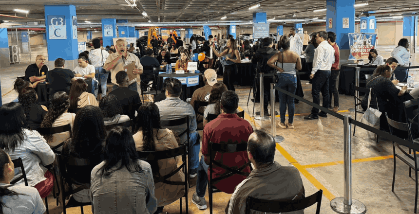 Portal de Not�cias PJF | �Mutir�o de Empregos � Especial de Fim de Ano� leva 450 pessoas ao Independ�ncia Shopping | SEDIC - 13/11/2025