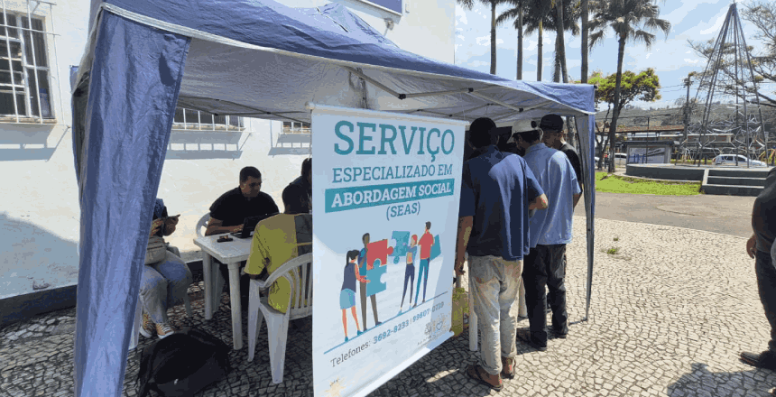 Portal de Not�cias PJF | A��o integrada garante acesso ao Cadastro �nico e servi�os socioassistenciais � popula��o em situa��o de rua na Zona Norte | SAS - 30/12/2025