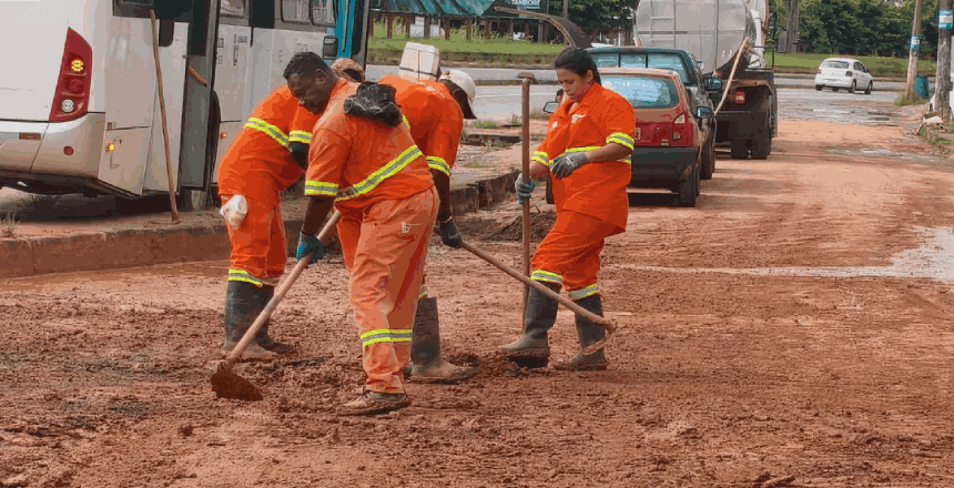 Portal de Not�cias PJF | Demlurb refor�a for�a-tarefa de limpeza em 22 bairros da cidade nesta sexta-feira (13/03) | DEMLURB - 13/3/2026
