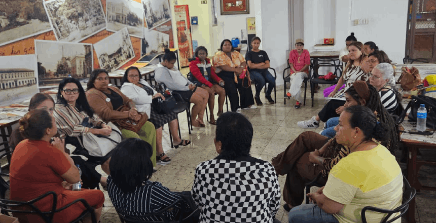 Portal de Not�cias PJF | Secretaria das Mulheres e SAS promovem encontro com atingidas pela trag�dia de fevereiro | MULHERES - 13/4/2026