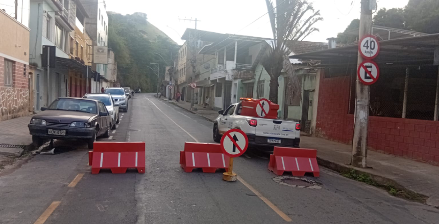 Portal de Not�cias PJF | Trecho da Rua Luiz Rocha, no Eldorado, est� interditado por orienta��o da Defesa Civil | SMU - 15/5/2026