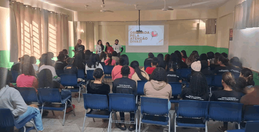 Portal de Not�cias PJF | Secretaria das Mulheres promove palestra sobre dignidade menstrual na E.M. Gabriel Gon�alves da Silva | MULHERES - 9/6/2026