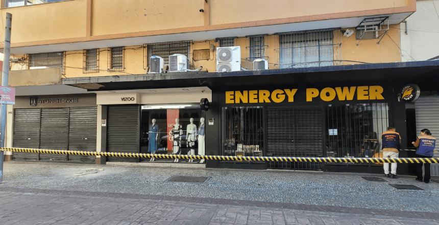 Portal de Not�cias PJF | Fiscaliza��o interdita preventivamente marquise na Rua S�o Jo�o Nepomuceno ap�s queda de parte do revestimento | SEDUPP - 27/7/2026