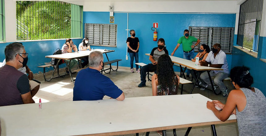 Portal de Notcias PJF | Representantes da Prefeitura visitam escola municipal no Residencial Parque das guas | SE - 22/2/2021