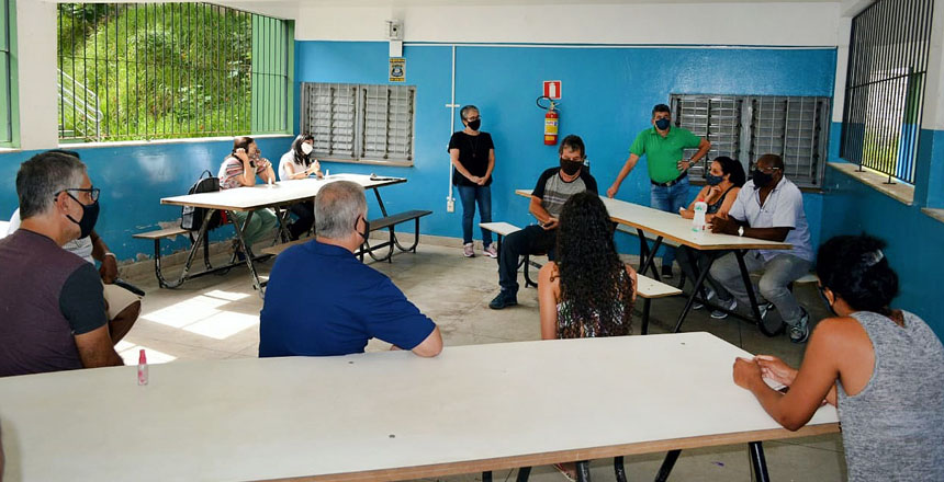 Portal de Not�cias PJF | Representantes da Prefeitura visitam escola municipal no Residencial Parque das �guas | SE - 22/2/2021