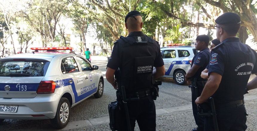 Portal de Notcias PJF | Guarda Municipal e PM impedem furto no Centro | SESUC - 2/6/2020