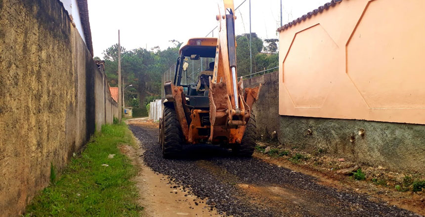 Portal de Notcias PJF | Secretaria de Obras realiza manuteno em ruas de terra | SO - 22/5/2020