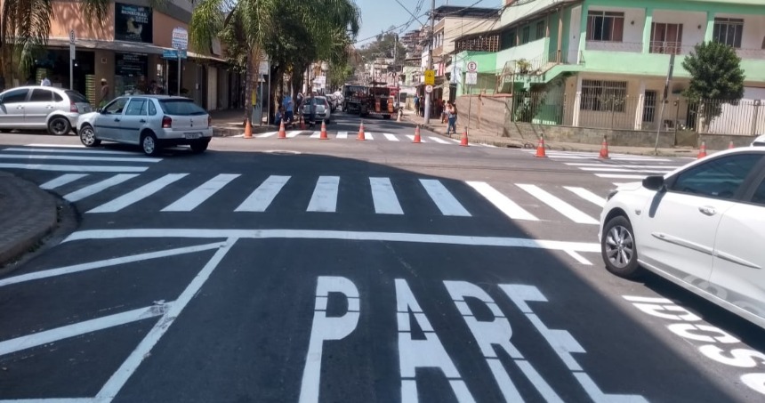 Portal de Notcias PJF | Settra revitaliza sinalizao horizontal de ruas no Bairro Benfica | SETTRA - 22/9/2020