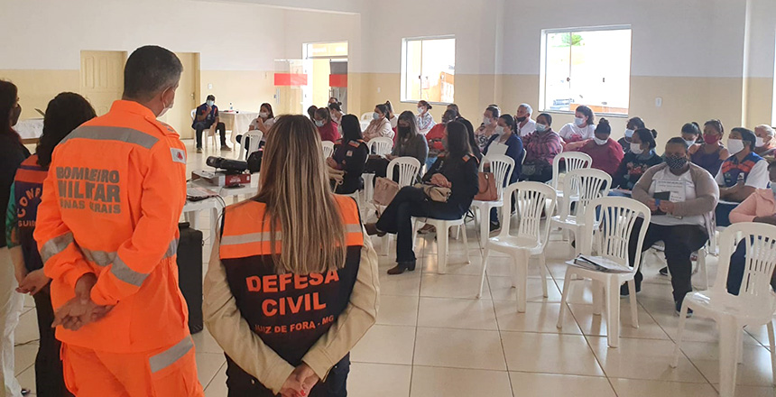 Portal de Notcias PJF | Servidoras da Defesa Civil ministram palestra em workshop  | DEFESA CIVIL - 22/10/2021