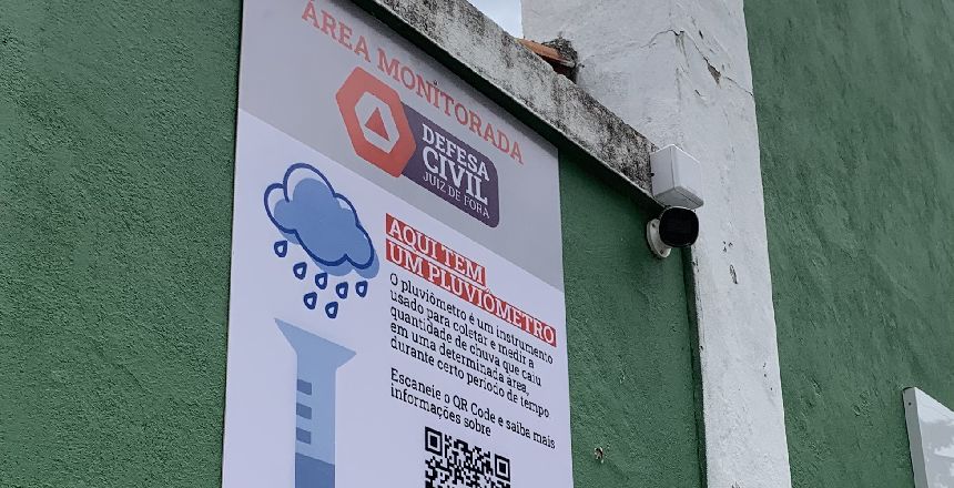Portal de Not�cias PJF | Defesa Civil instala placas em locais que possuem pluvi�metro | DEFESA CIVIL - 24/1/2024
