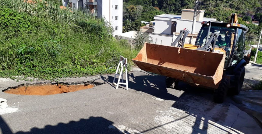 Portal de Not�cias PJF | Secretaria de Obras atende estradas rurais e bairros da cidade | SO - 24/2/2021