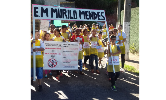 Portal de Notcias PJF | E.M. Murilo Mendes realiza mais uma passeata  de conscientizao contra o Aedes aegypti | SE - 25/4/2016