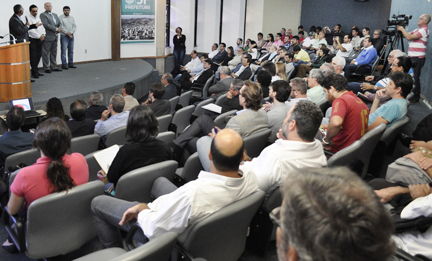 Portal de Not�cias PJF | Workshop apresenta vantagens econ�micas, sociais e ambientais da cultura da maca�ba | SEDETTUR - 28/4/2017