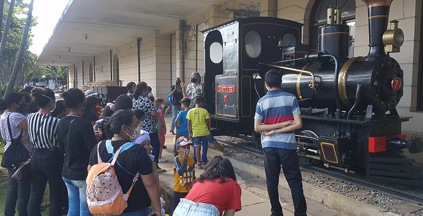 Portal de Noticias PJF | SEDH promove visita de migrantes venezuelanas ao Museu Ferroviário - SEDH | 29/3/2022