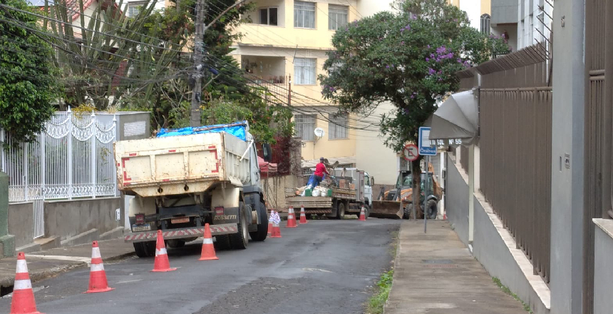 Portal de Notcias PJF | Remodelao de rede de gua na Rua Guau  iniciada nesta segunda-feira, 29 | CESAMA - 29/5/2023