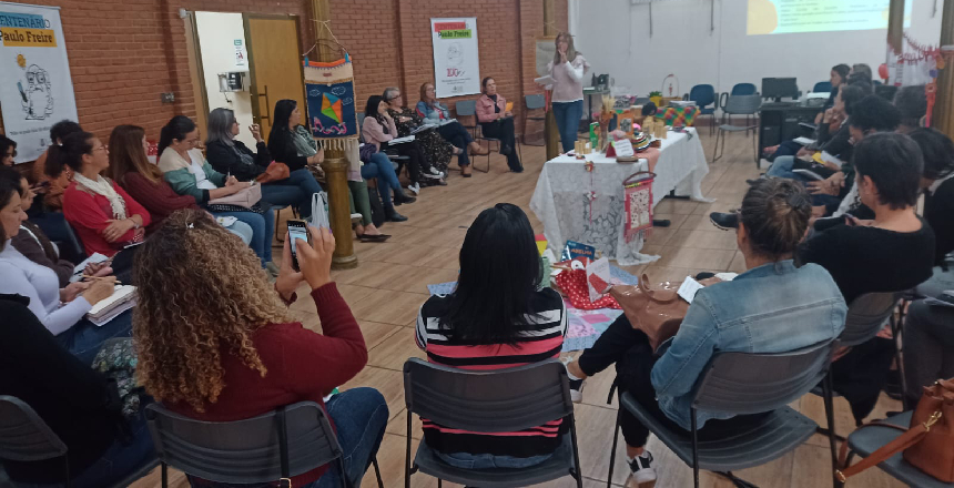 Portal de Not�cias PJF | Grupo se re�ne para discutir Plano Municipal pela Primeira Inf�ncia na sede da SE | SE - 30/5/2023