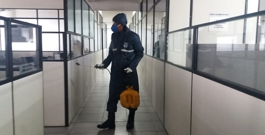 Guarda Municipal faz descontaminação em prédio de secretaria da PJF