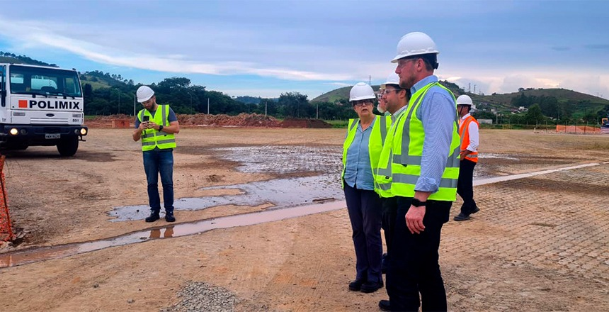 Portal de Not�cias PJF | Prefeita visita obras da Ardagh Glass em Juiz de Fora | PREFEITA - 7/3/2023