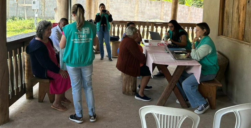 Portal de Not�cias PJF | Alto Graja�, J�quei Clube II e Penido recebem a��es do projeto CRAS M�vel neste s�bado, 4 | SAS - 3/10/2025