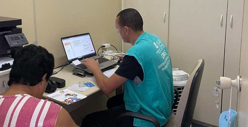 Portal de Not�cias PJF | Cras M�vel leva servi�os socioassistenciais aos bairros Vale Verde, Solidariedade e Bonfim | SAS - 17/10/2025