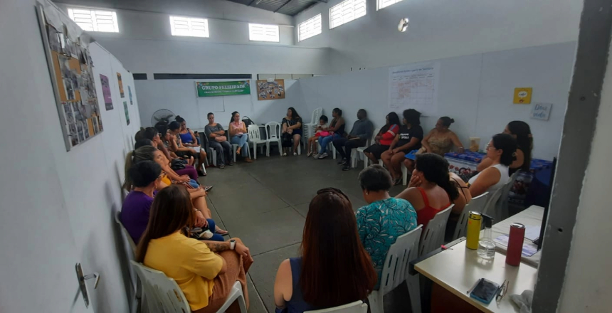 Portal de Not�cias PJF | CRAS Sudeste Costa Carvalho realiza encontro com fam�lias benefici�rias do Programa Bolsa Fam�lia | SAS - 29/10/2025