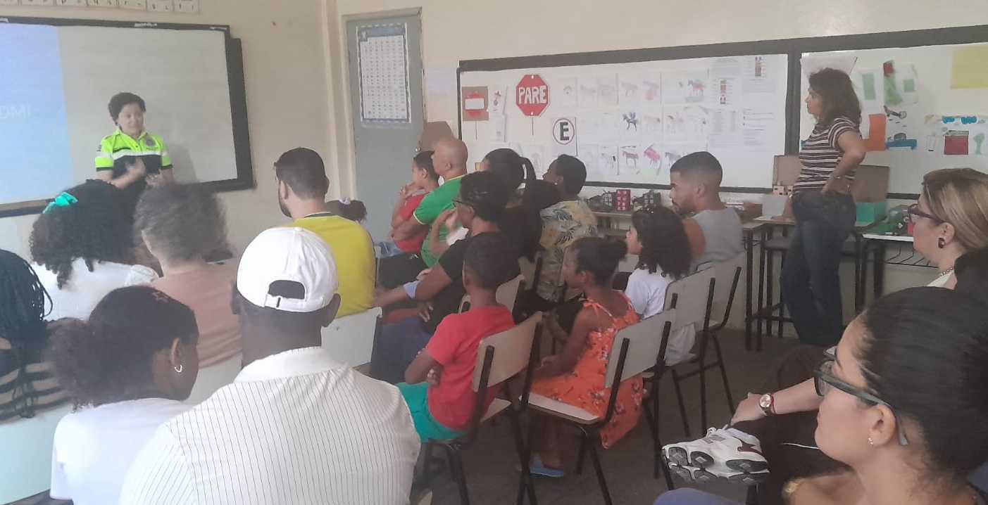 Portal de Not�cias PJF | Escola P�blica de Tr�nsito leva educa��o para o tr�nsito a estudantes, fam�lias e trabalhadores | SMU - 3/9/2026