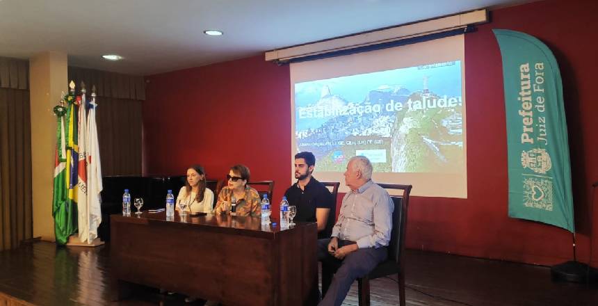 Portal de Not�cias PJF | Prefeitura capacita profissionais em t�cnicas de estabiliza��o de taludes para refor�ar a��es de reconstru��o | PREFEITA - 10/4/2026