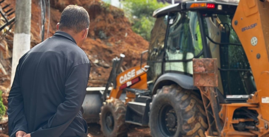 Portal de Not�cias PJF | Ap�s libera��o da Defesa Civil, Demlurb avan�a com a��es no bairro Bom Clima | DEFESA CIVIL - 24/4/2026