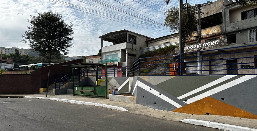 Portal de Not�cias PJF | Empav realiza revitaliza��o de pra�as no bairro Marumbi | EMPAV - 15/5/2026