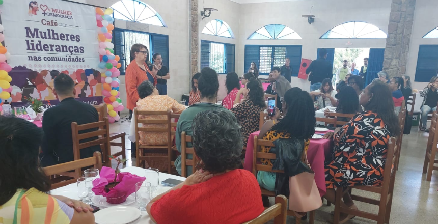 Portal de Noticias PJF | Caf com lderes comunitrias celebra o ms das mulheres - PREFEITA | 26/3/2024