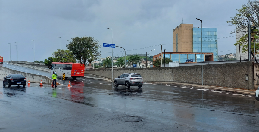 Portal de Not�cias PJF | Viaduto Helio F�del Araujo est� em funcionamento | SMU - 6/12/2021