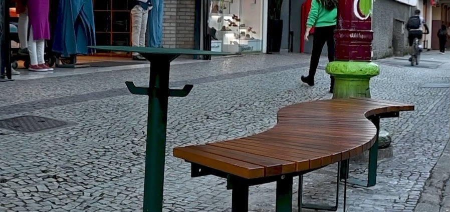 Portal de Not�cias PJF | PJF inicia implanta��o de mobili�rio urbano do programa Boniteza na Rua S�o Jo�o | SEDUPP - 5/9/2025