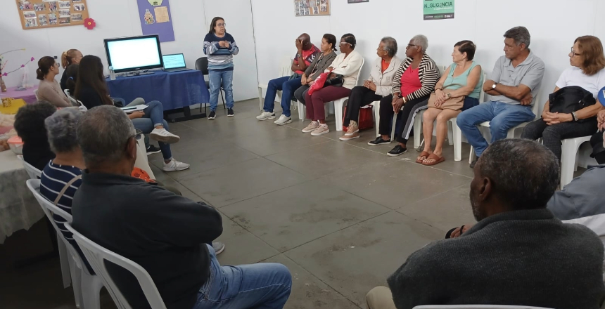 Portal de Not�cias PJF | Cras Sudeste Costa Carvalho promove roda de conversa sobre sexualidade na terceira idade | SAS - 22/5/2026
