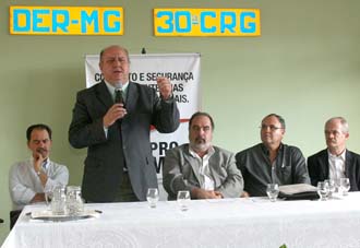 Portal de Not�cias PJF | Investimento de R$ 87 milh�es - Prefeito participa de encontro com secret�rio de Transportes e Obras P�blicas | PREFEITO - 4/12/2008