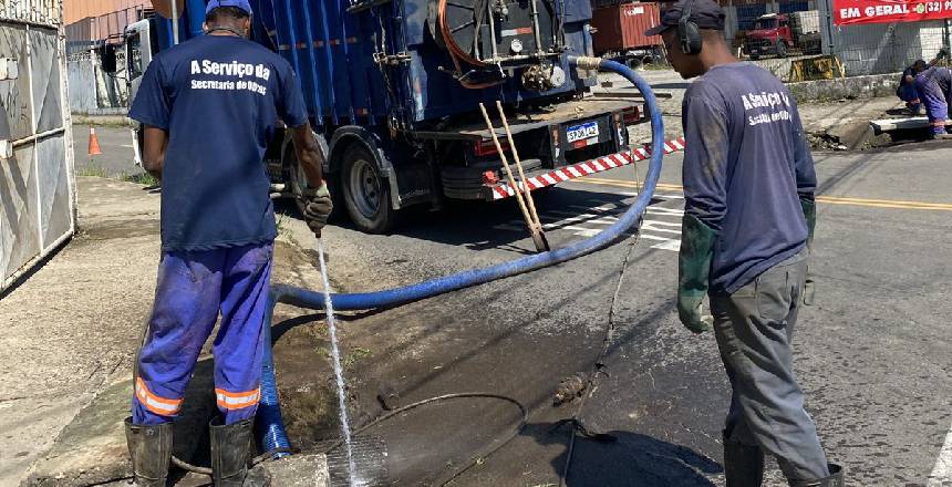 Portal de Not�cias PJF | Prefeitura retira mais de 294 toneladas de lixo das bocas de lobo em 2025 | SO - 8/1/2026