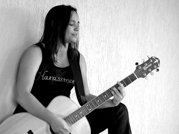 Portal de Not�cias PJF | Juiz de Fora com Arte apresenta o pop-rock - Myllena solta a voz no Parque Halfeld | FUNALFA - 18/10/2006