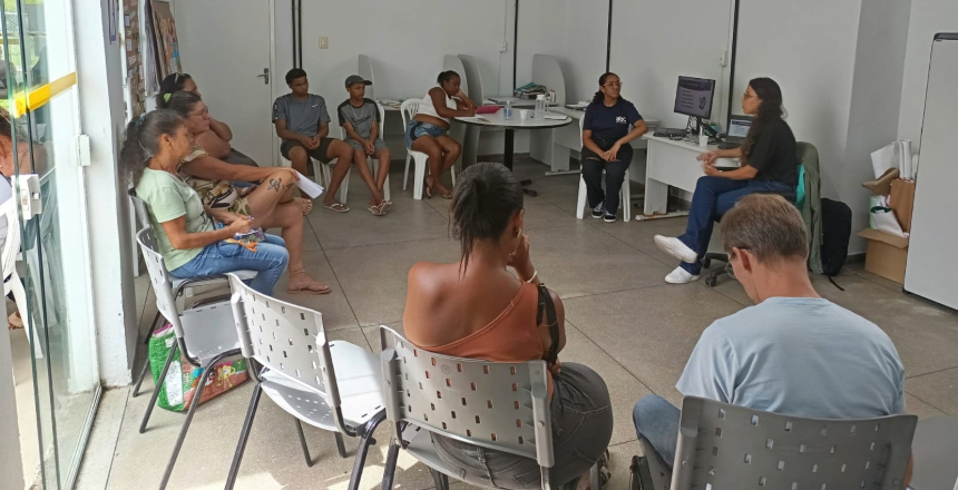 Portal de Not�cias PJF | Oficina de curr�culo fortalece a��es de empregabilidade no Cras Santa Cruz | SAS - 5/2/2026